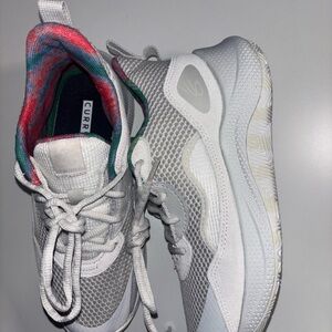 Under Armour White Curry 3Z Suede Kids Sneakers size 4Y